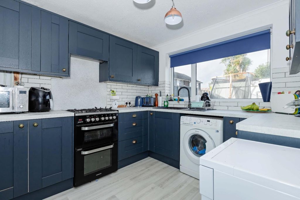 Property photo 3 of 17 The Deneway_6.Jpg