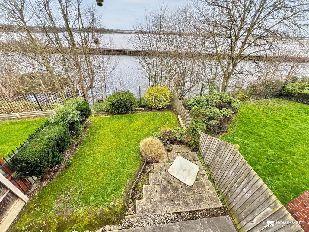 Property photo 2 of 17 Garden