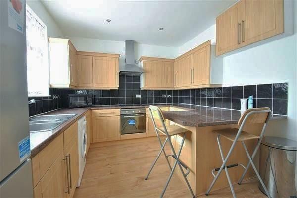 Property photo 2 of 7 Kitchen_Inpixio.Jpg