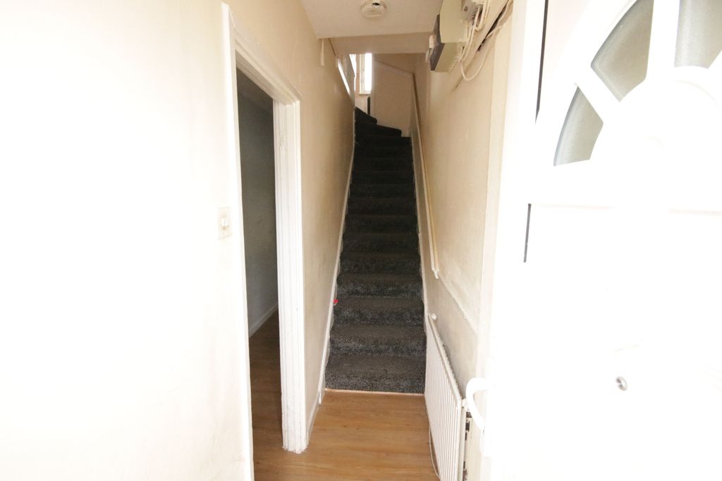 Property photo 2 of 13 Hallway