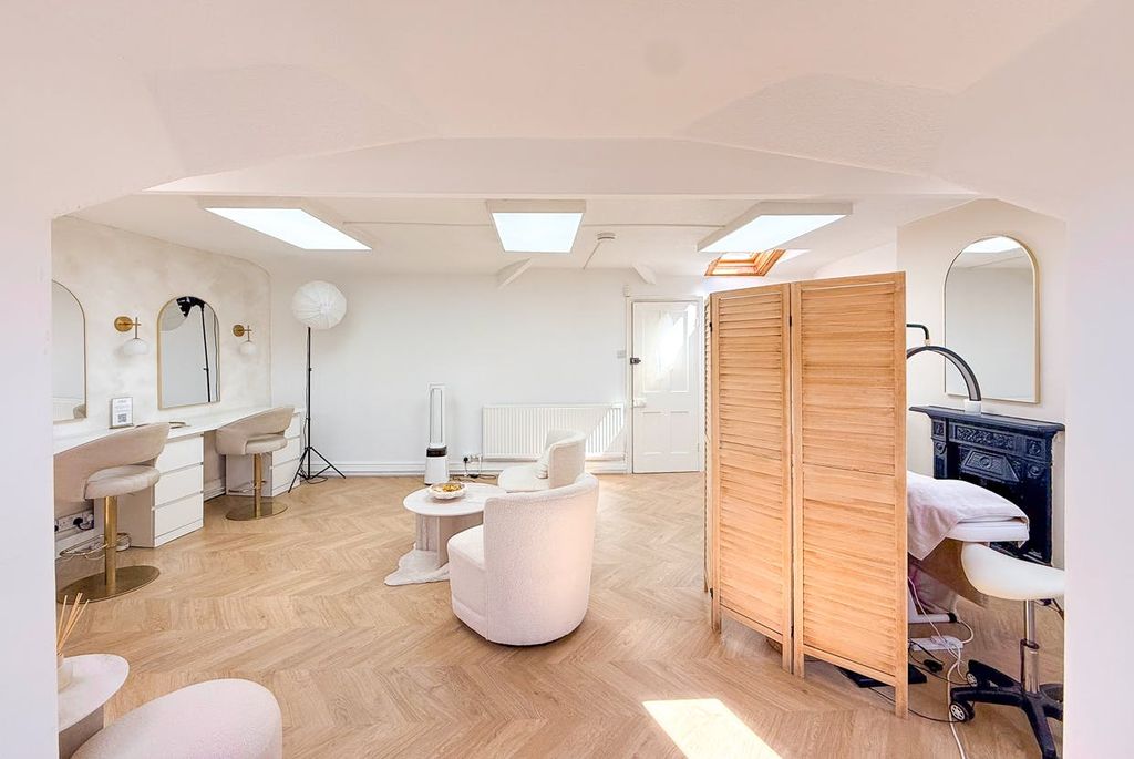 Property photo 2 of 5 15A Ashley Road_Office To Let_0003_Layer 9.Jpg