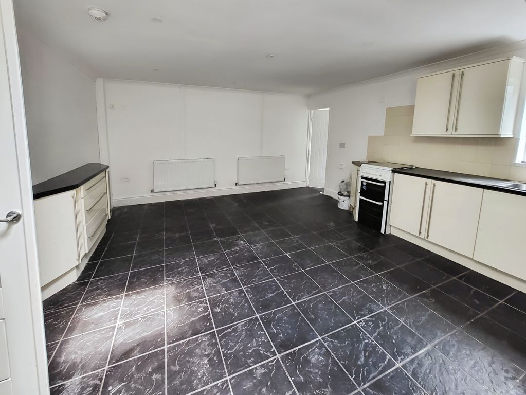 Property photo 3 of 11 d109F00F-Kitchen 20Photo 202