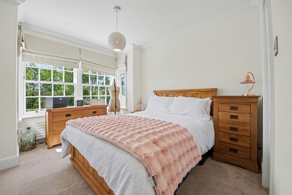 Additional image 14 of 4 bed detached house for salePortsmouth Road, Southampton SO19