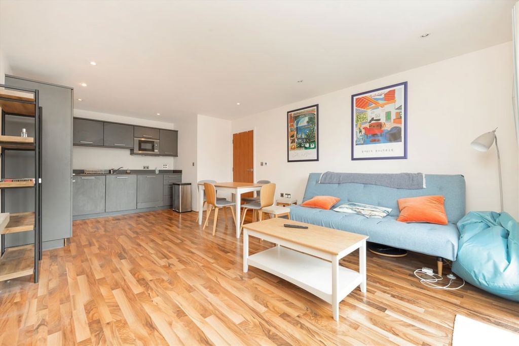 Property photo 2 of 7