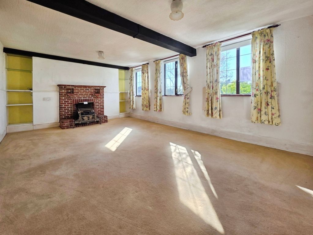 Property photo 3 of 16 Living Room