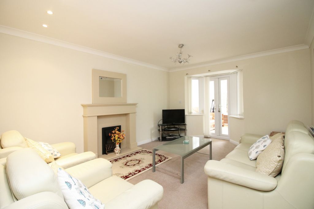 Property photo 3 of 25