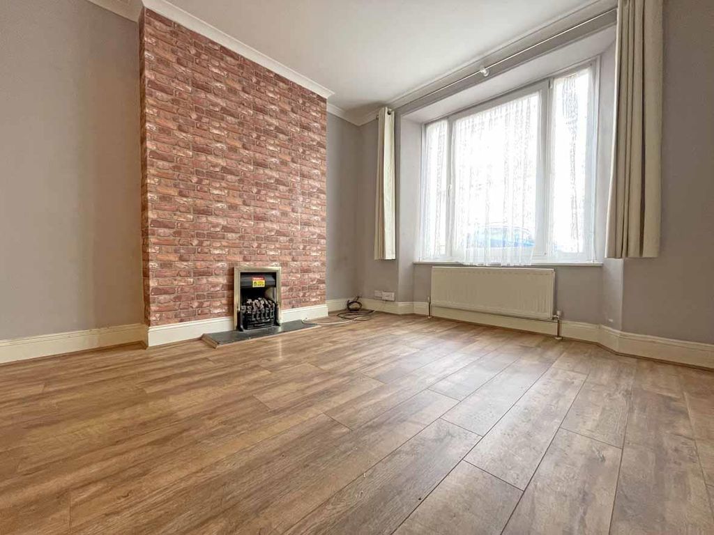 Property photo 3 of 16 Northumberland Street 35 Lounge Front.Jpg