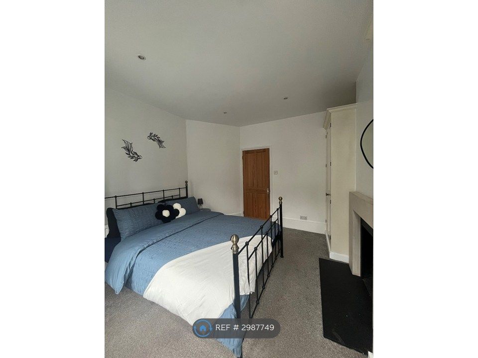 Property photo 3 of 27