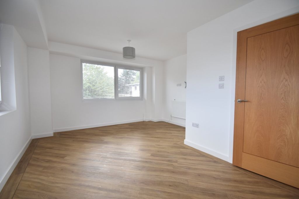 Property photo 2 of 7 Picture No. 23