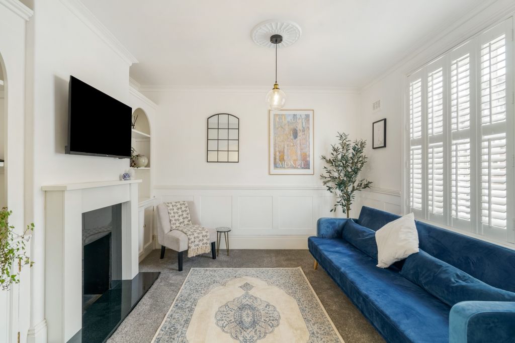 Property photo 2 of 19