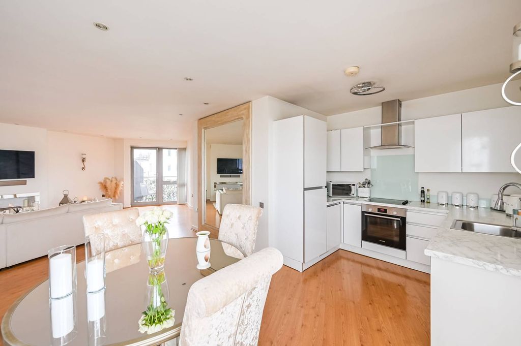 Property photo 1 of 25