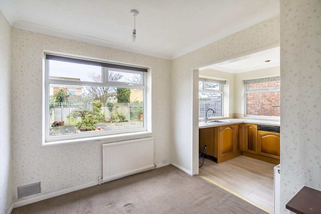 Property photo 3 of 15 Kitchen