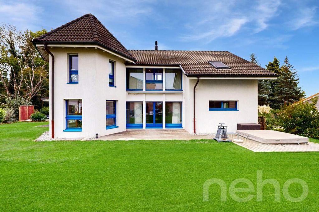 Property photo 3 of 12