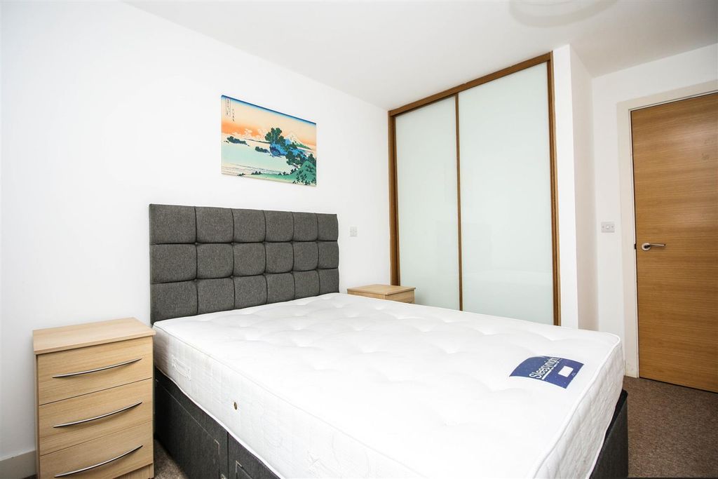 Property photo 3 of 6