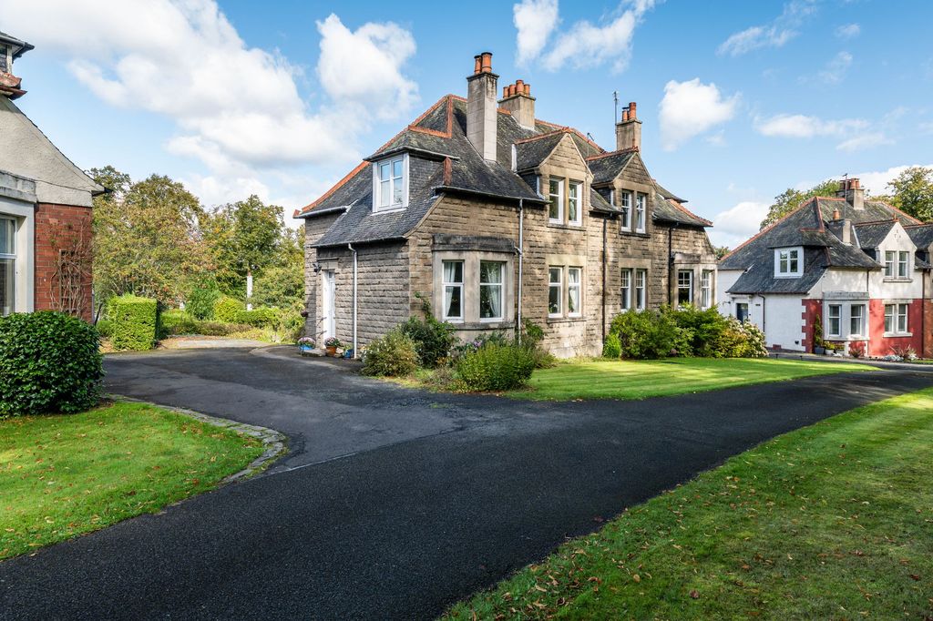 Property photo 1 of 35