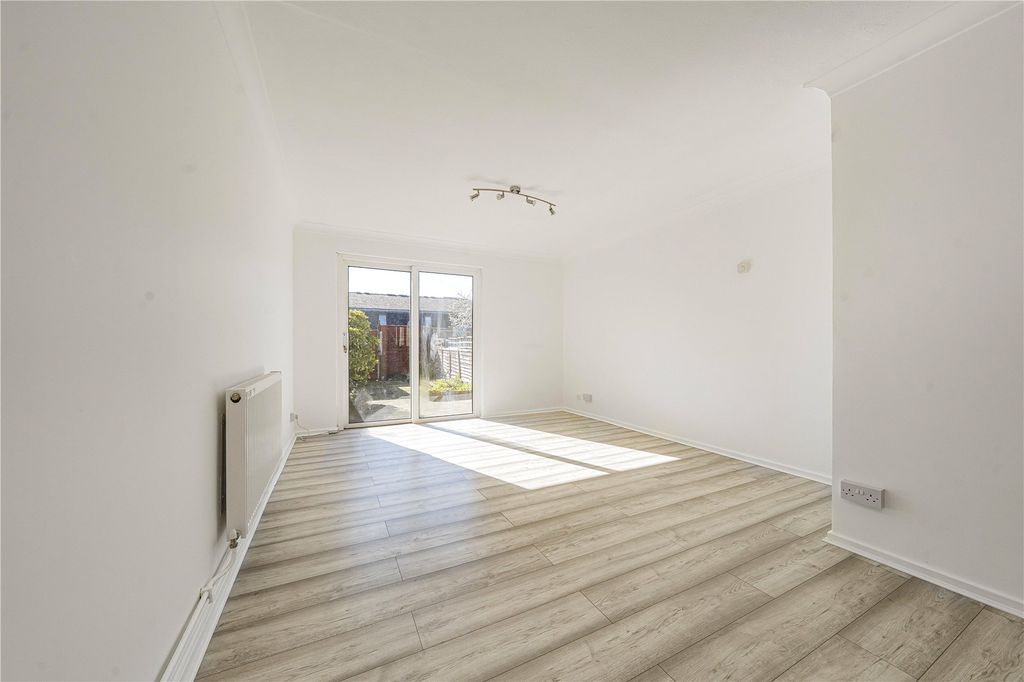 Property photo 3 of 13 Picture No. 27