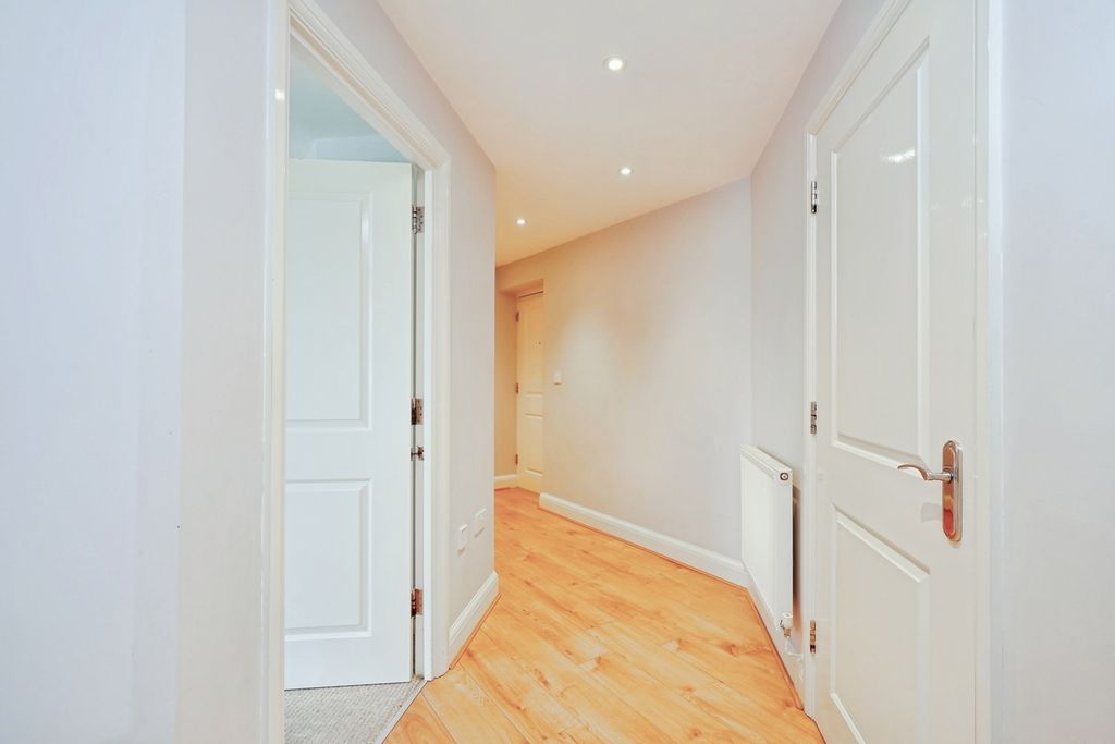 Property photo 2 of 12 Pbox-Img.Jpg