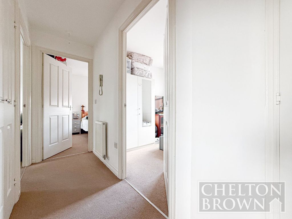 Property photo 3 of 7 Hallway