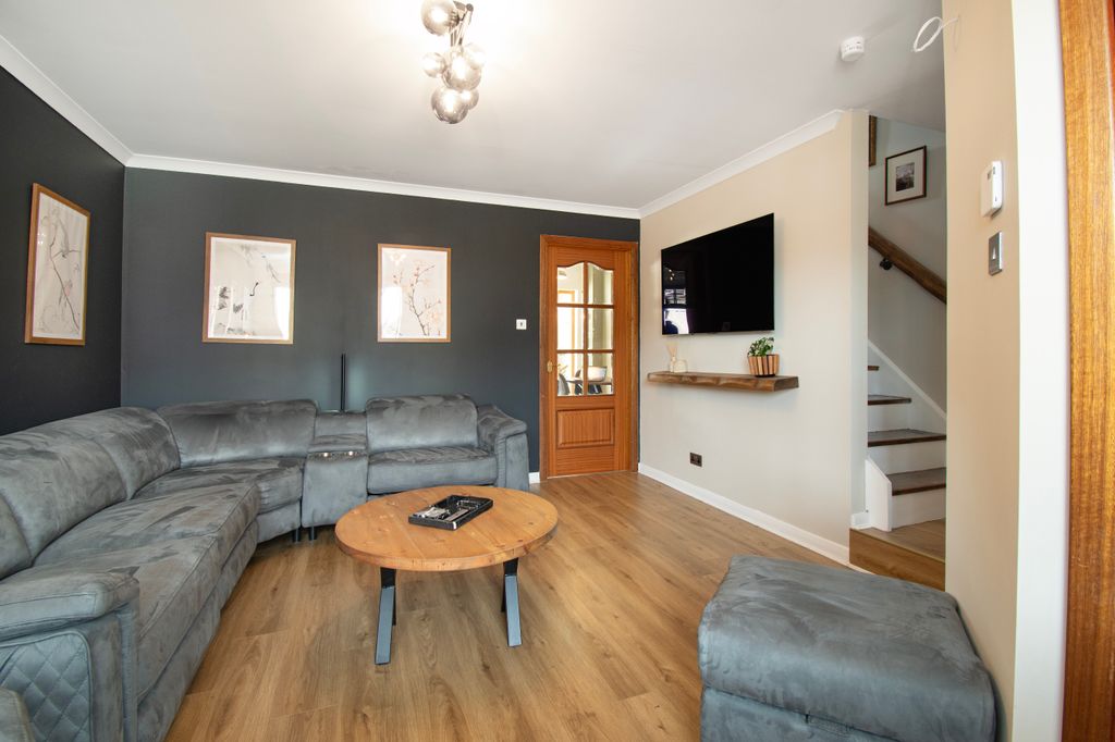 Property photo 3 of 32
