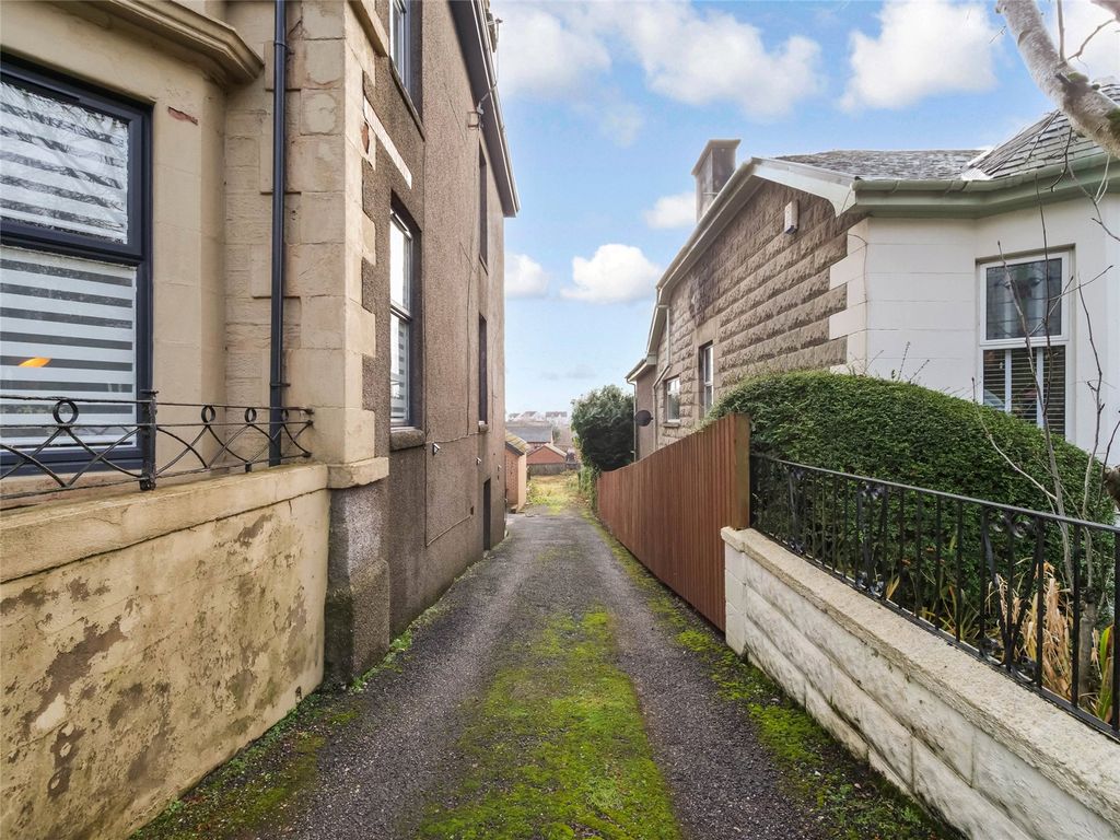 Property photo 1 of 22 Picture No. 15