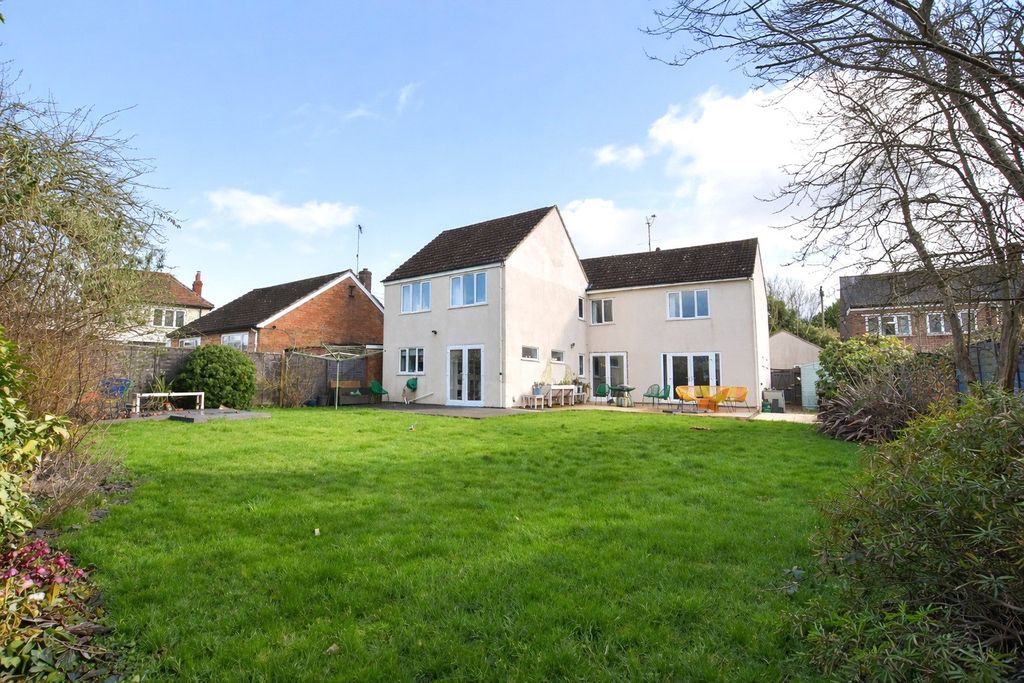 Property photo 2 of 18 Picture No. 15