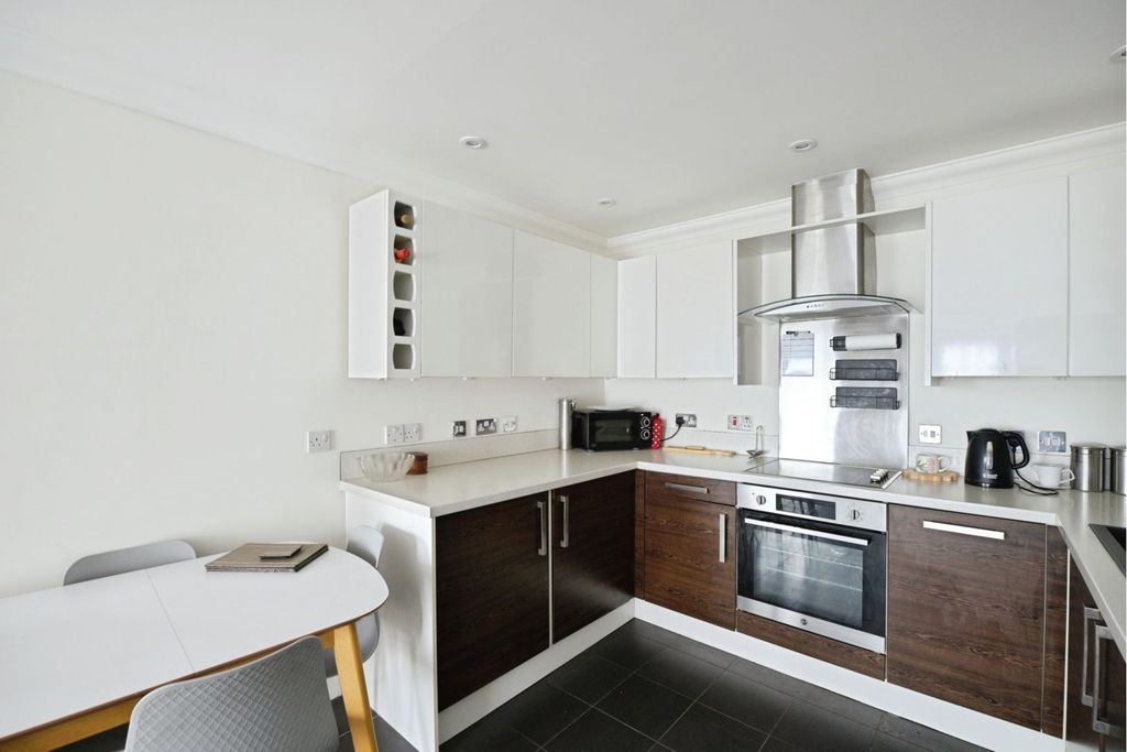Property photo 3 of 20 Kitchen/Diner