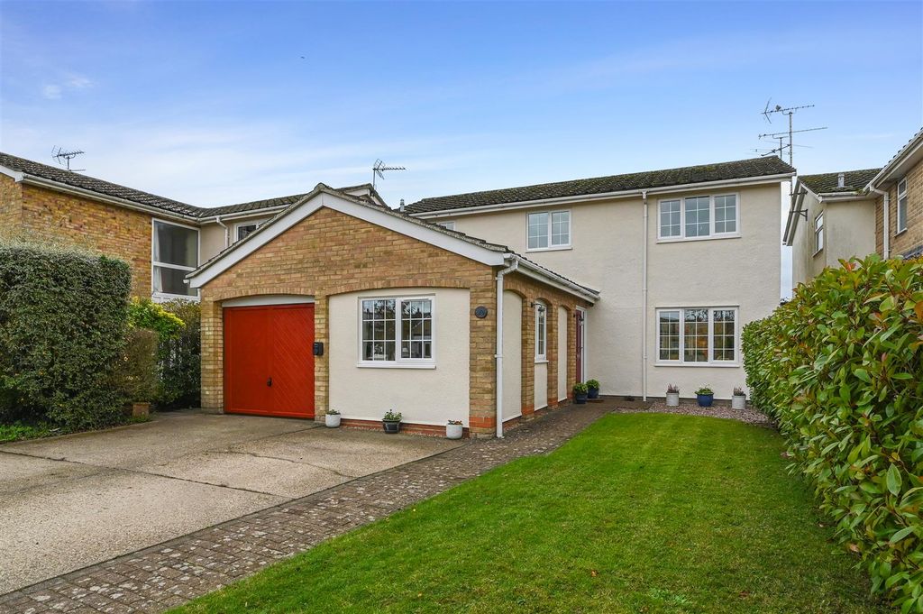 Property photo 1 of 18 Front