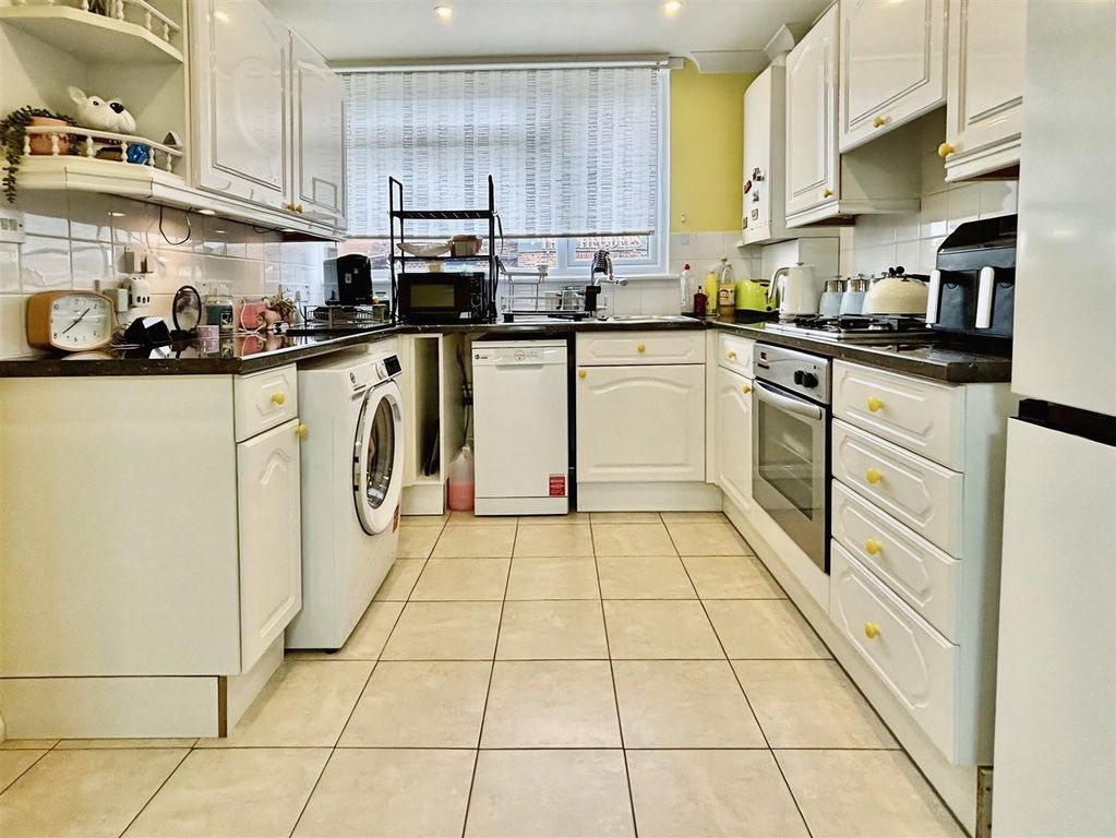 Property photo 3 of 12 190E0A13-Ddee1B78-Be6d-4121-Adfb-cc3Cb5d73E7d.Jpg