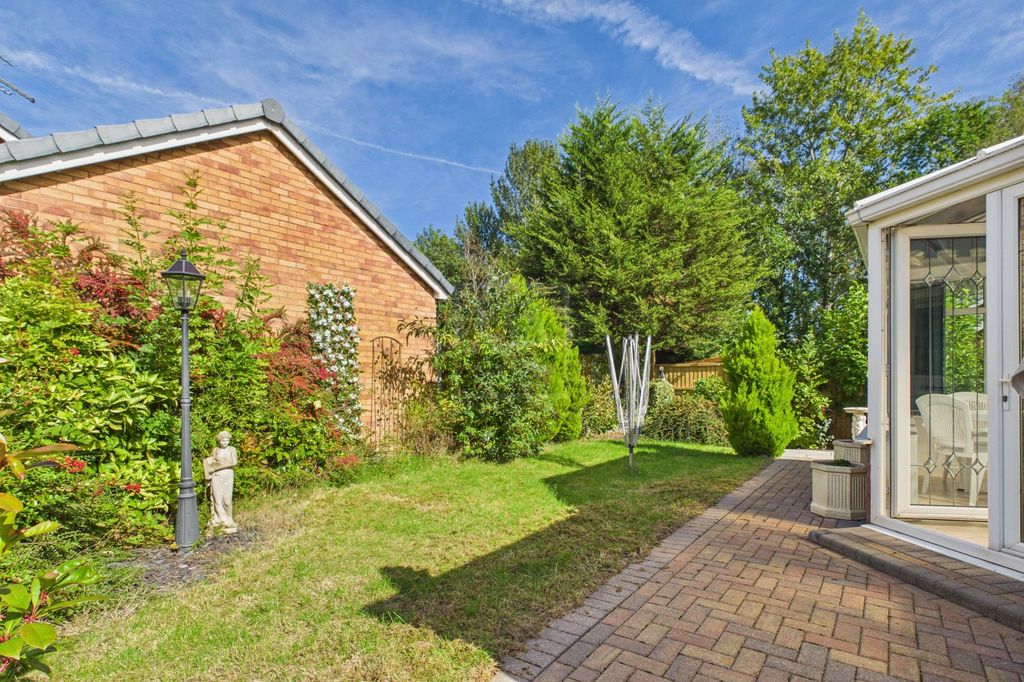 Property photo 3 of 15 Garden