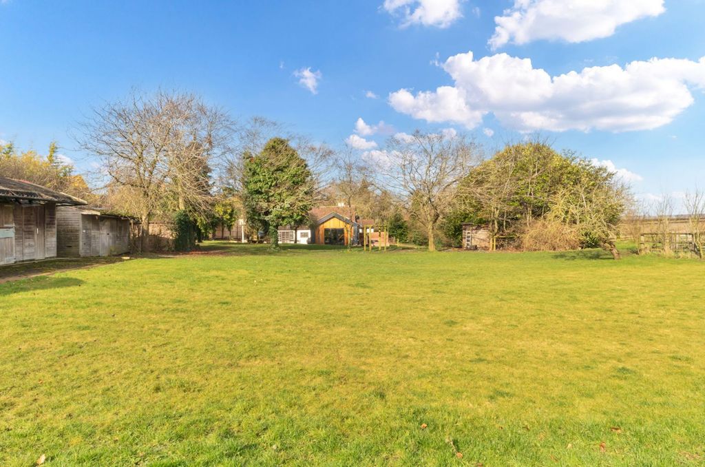 Property photo 3 of 38