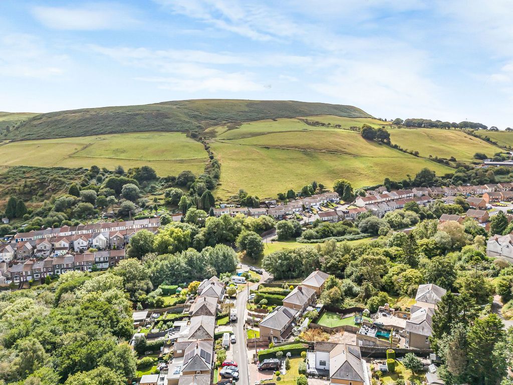 Property photo 3 of 39