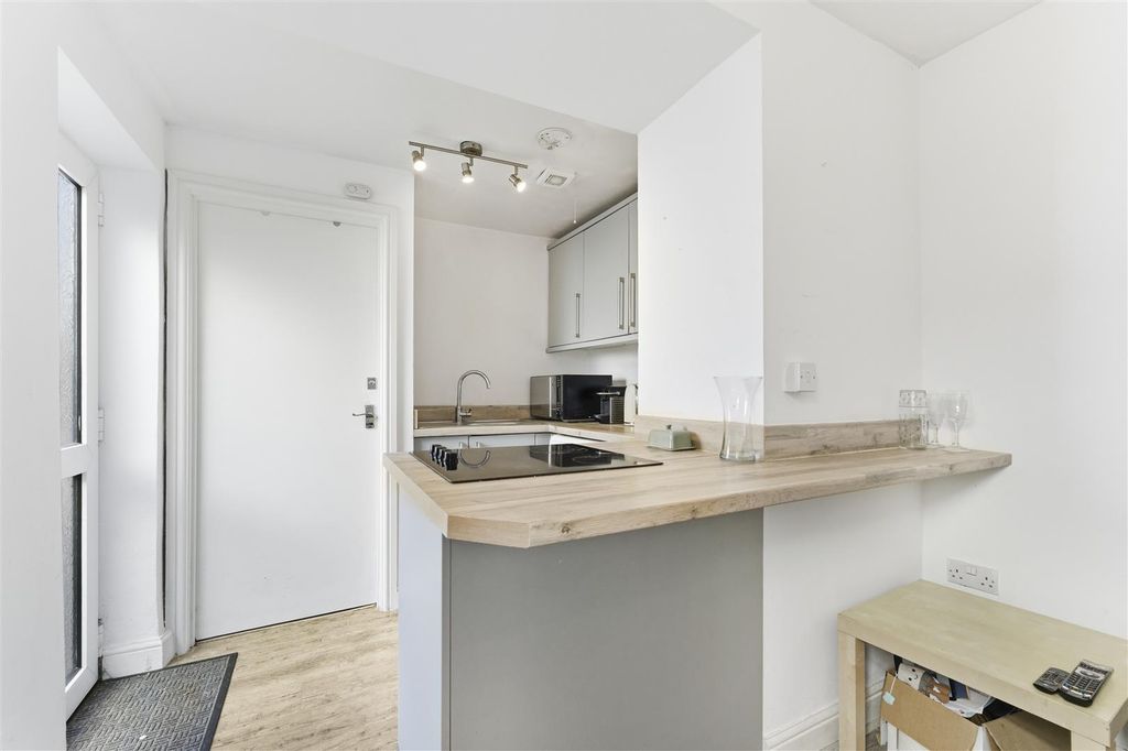 Property photo 3 of 16 11-A7402318.Jpg