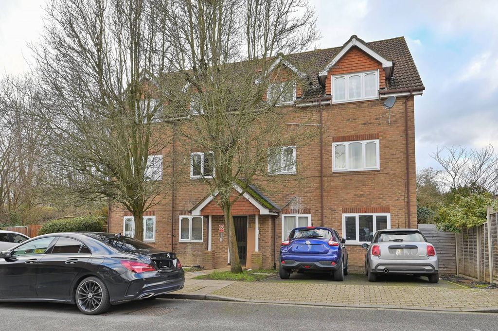 Property photo 2 of 8