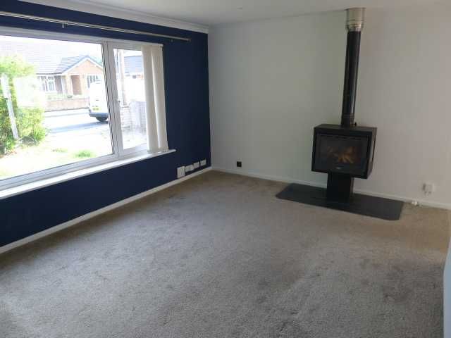 Property photo 2 of 11 Lounge