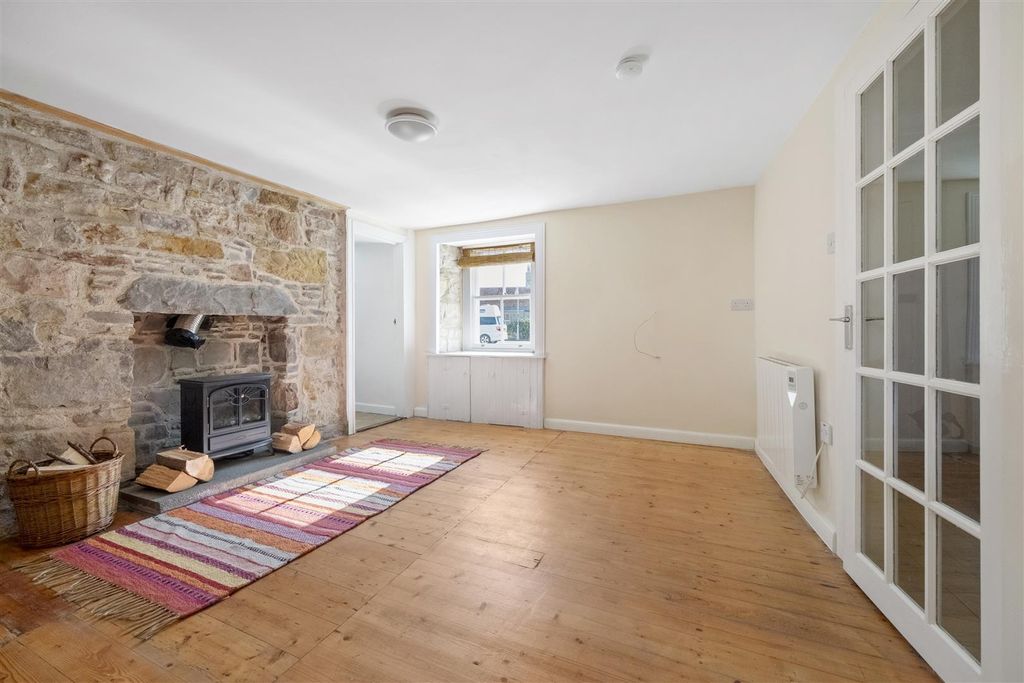 Property photo 2 of 29