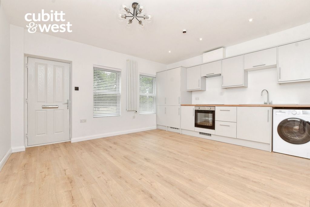 Property photo 1 of 12 d90c6Da8-901Gygpl