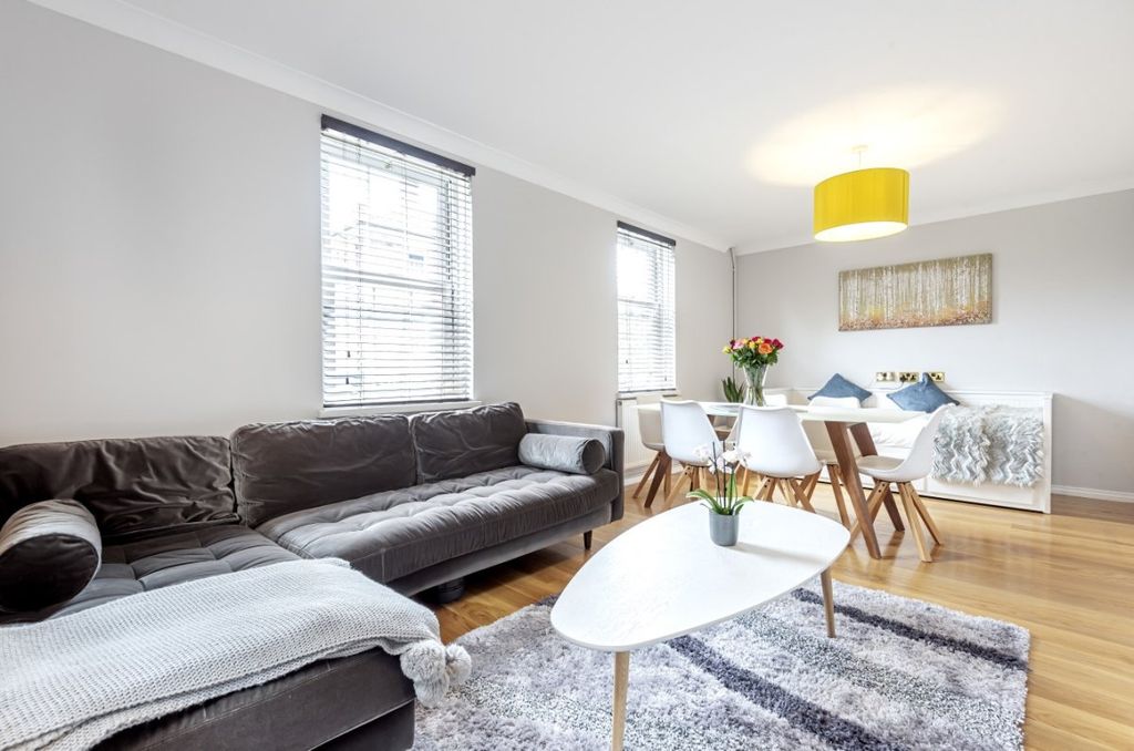 Property photo 2 of 21 747507 (3)