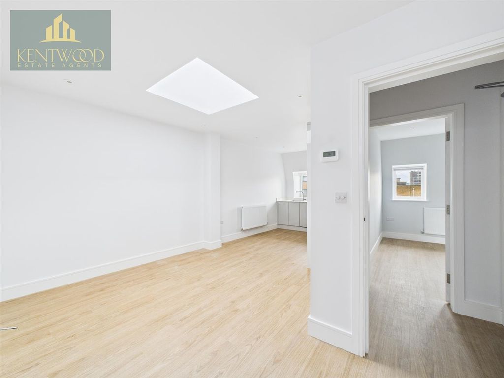 Property photo 3 of 6 Cam01964G0-Pr0070-Still002.Jpg