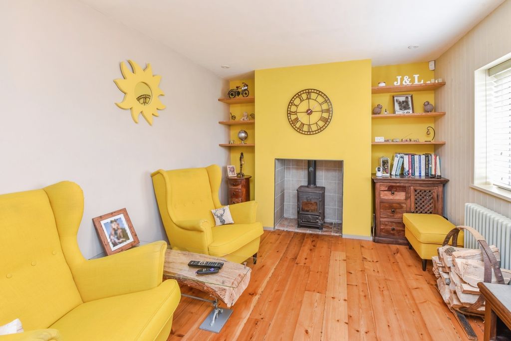 Property photo 2 of 17 Photo