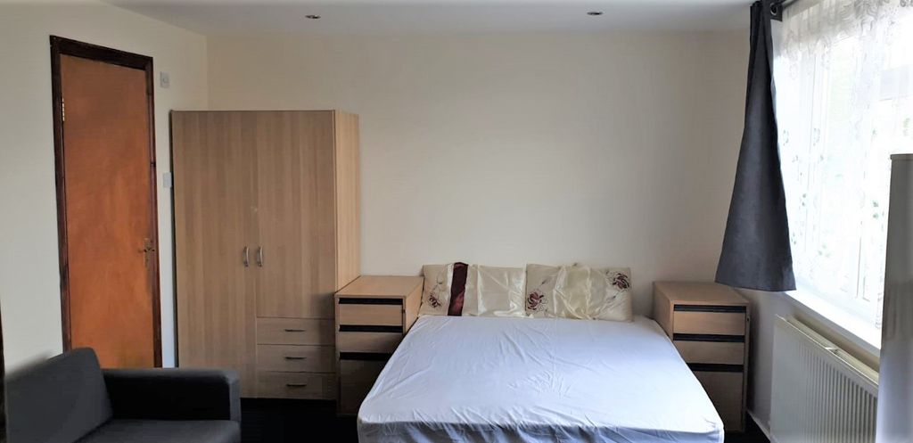 Property photo 2 of 6 Gallery