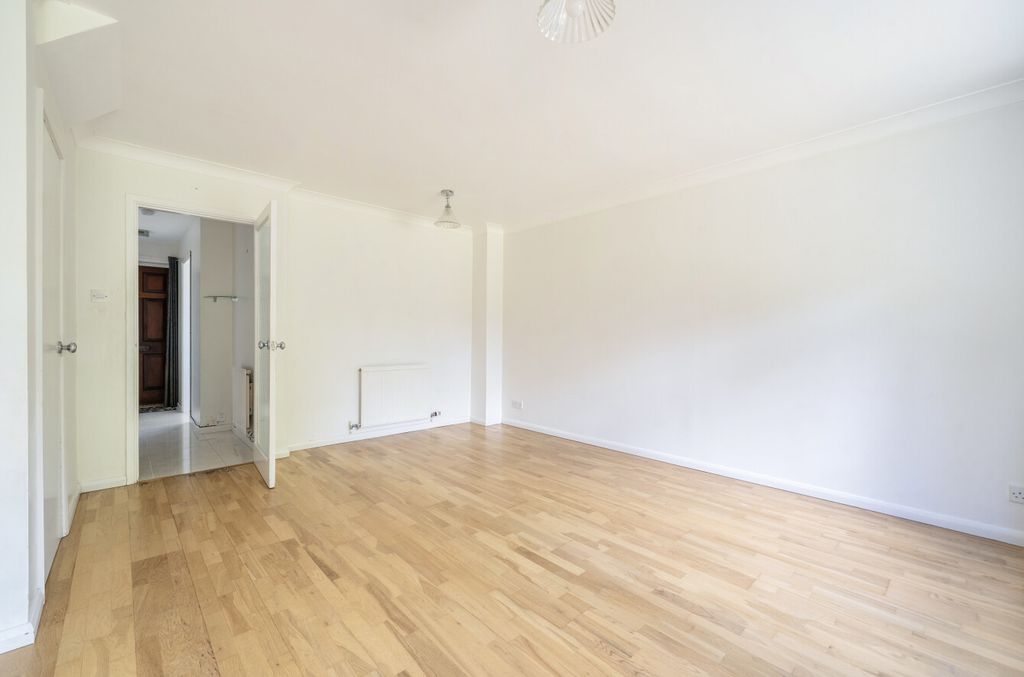 Property photo 2 of 21 1467605-3-6A281Bb...