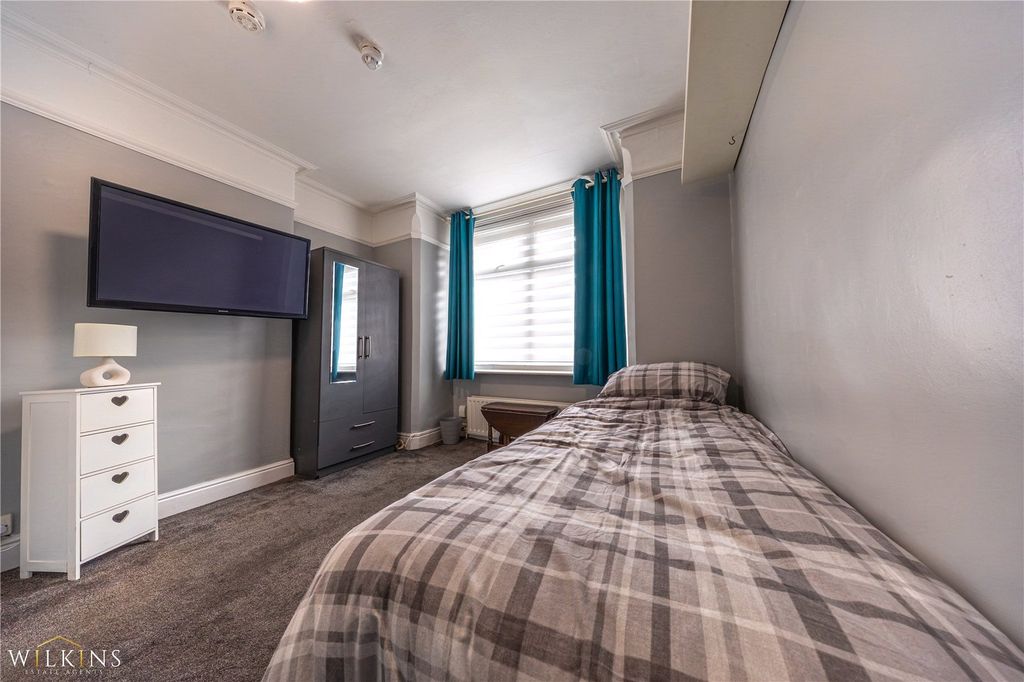 Property photo 3 of 34 Picture No. 30