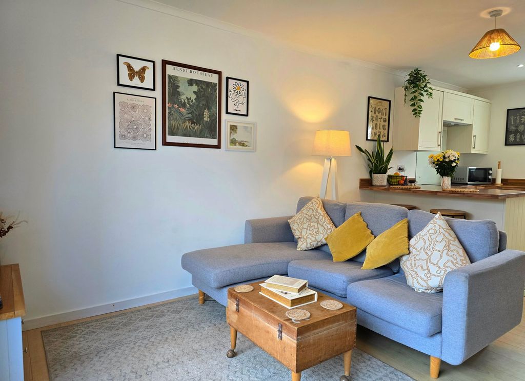 Property photo 3 of 14 Photo 7