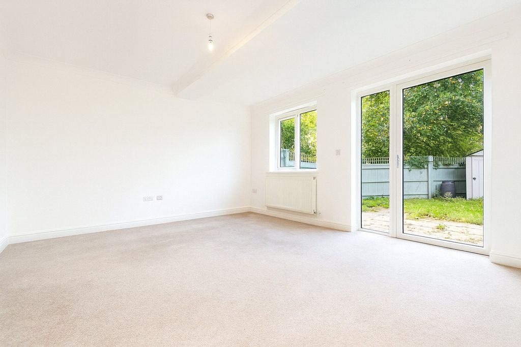 Property photo 3 of 8 Picture No. 04