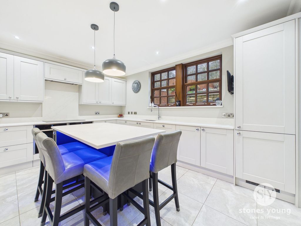 Property photo 3 of 28