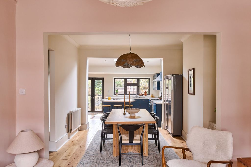 Property photo 3 of 28