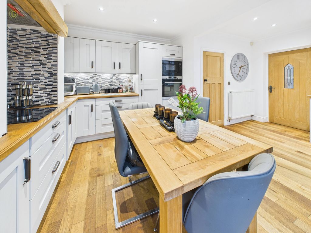 Property photo 2 of 25 Cam04425G0Pr0331Still003