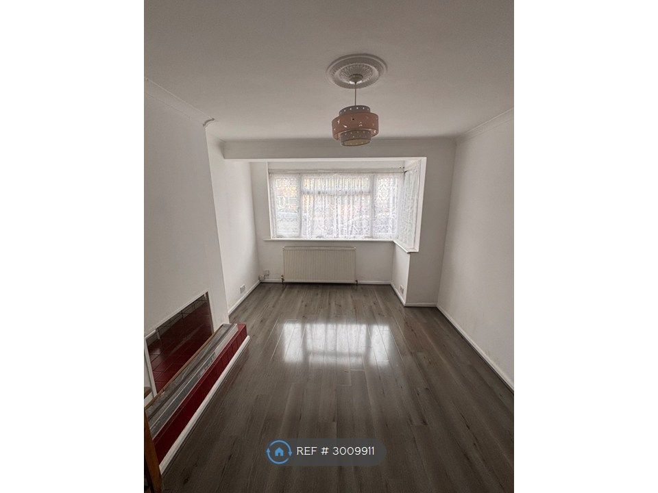 Property photo 3 of 25