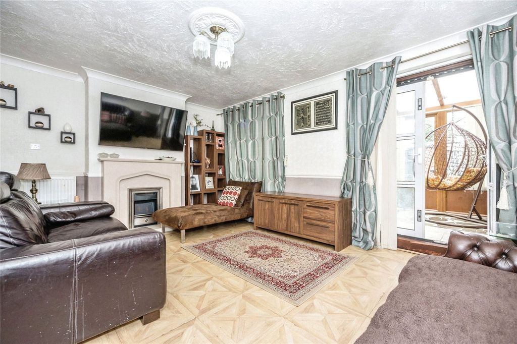 Property photo 2 of 17 Picture