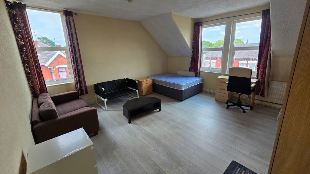 Property photo 3 of 21